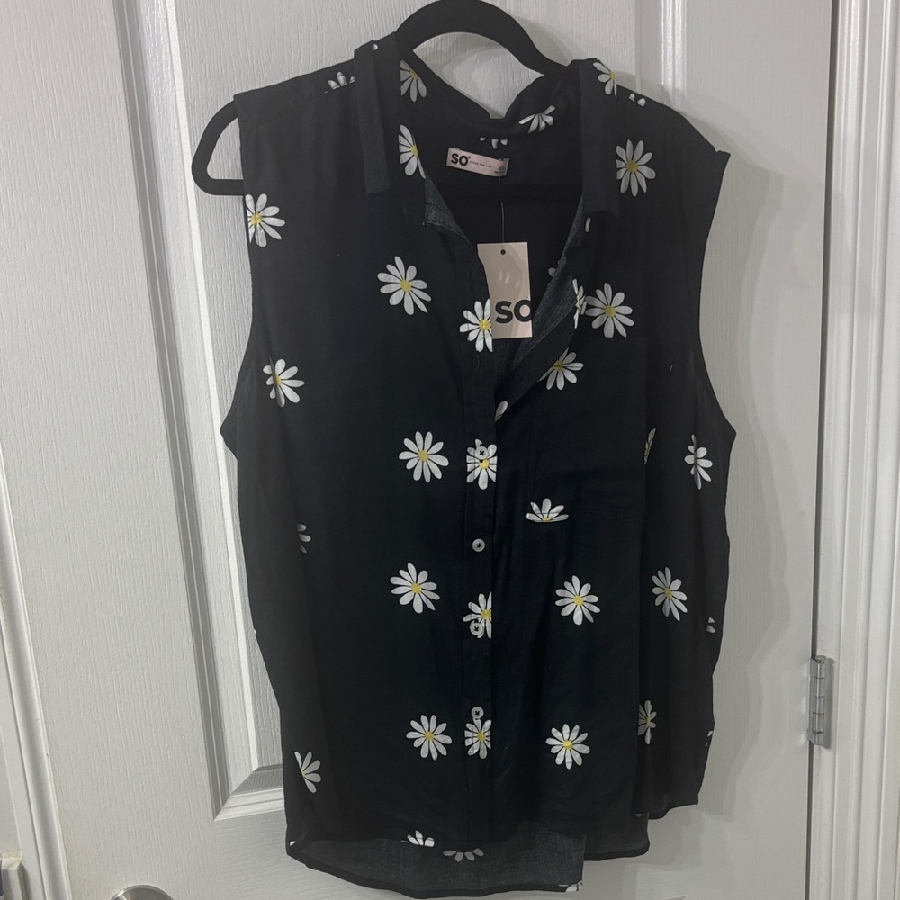SO sunflower daisy anthropologie inspired Black Floral Sleeveless Blouse